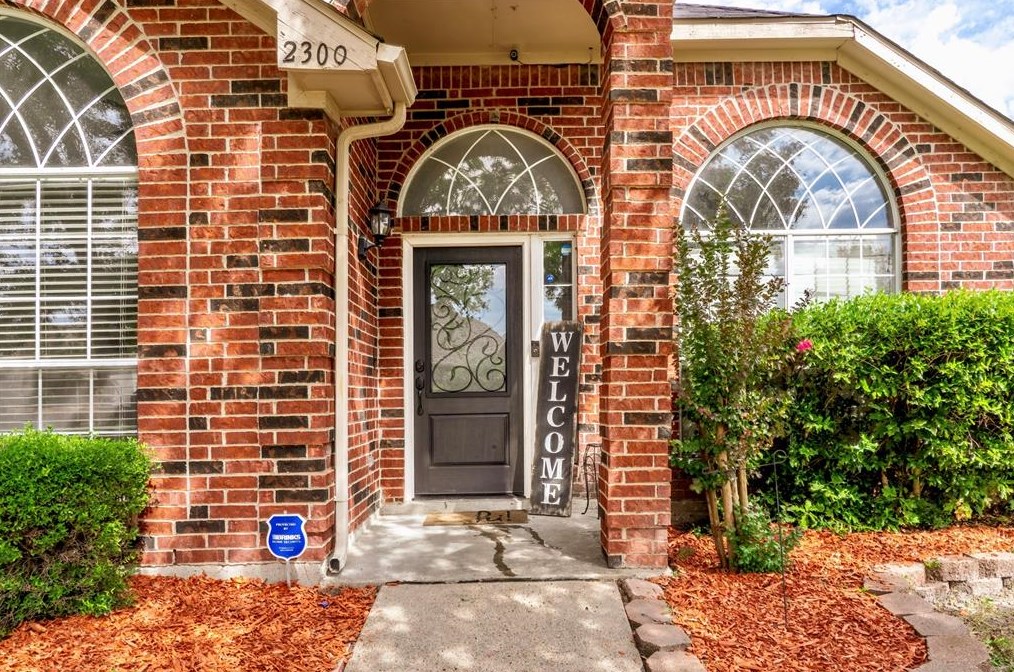 2300 Austin Dr, Mesquite, TX 75181-1736