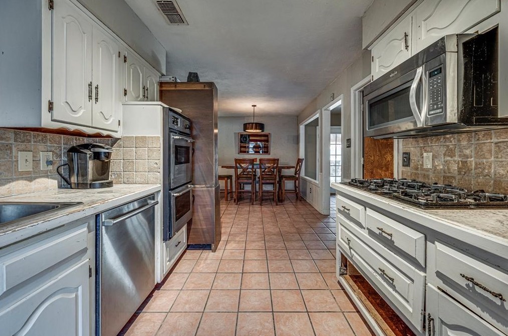 110 Chieftain Dr, Waxahachie, TX 75165