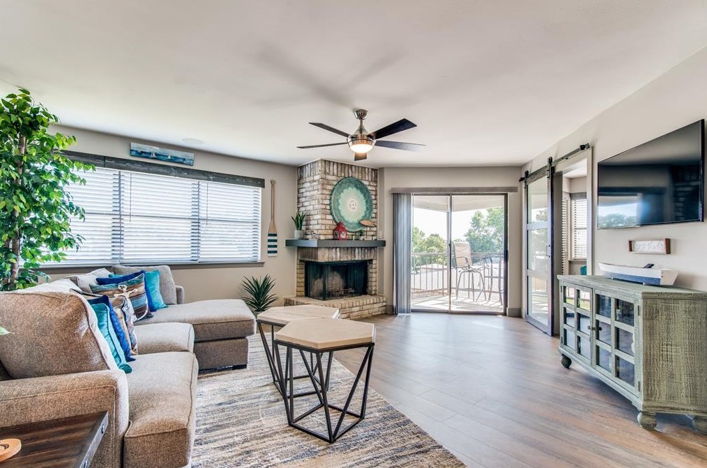 440 Yacht Club Dr Apt F, Rockwall, TX