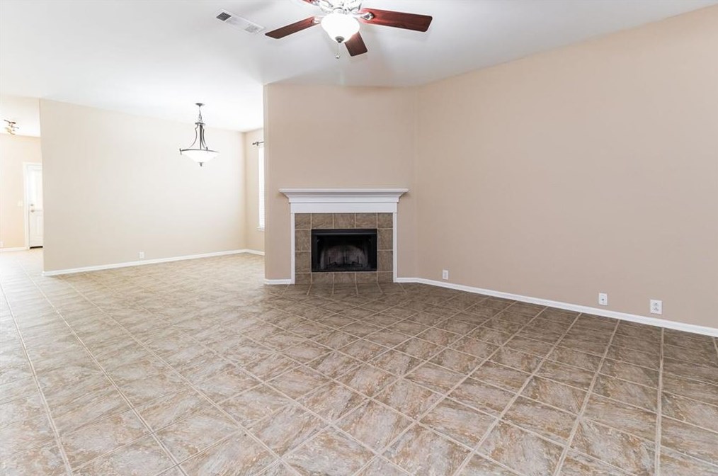 702 Elk Horn Dr, Midlothian, TX 76065
