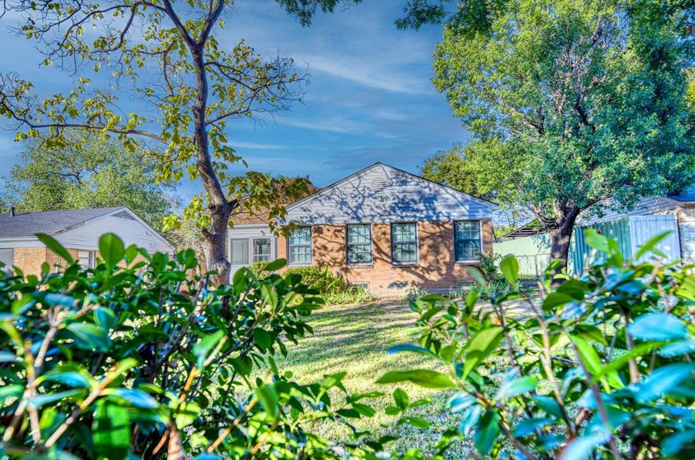 6131 Wofford Ave, Dallas, TX 75227