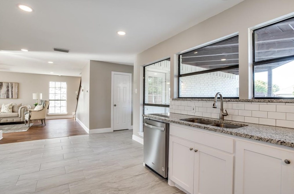 917 Crk Vly Rd, Mesquite TX 75181-1241 exterior