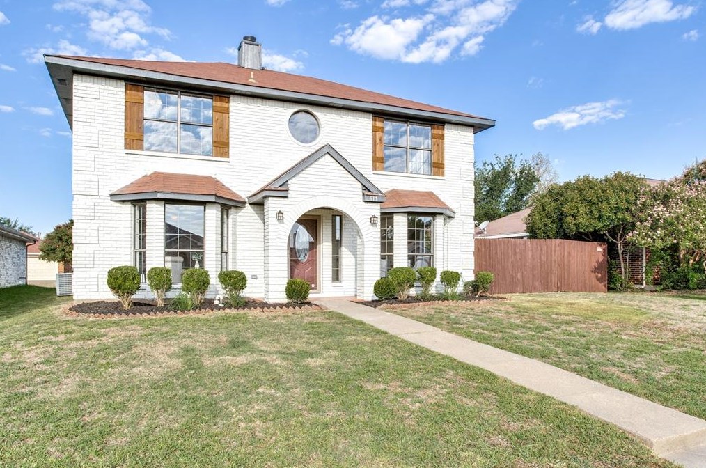 917 Crk Vly Rd, Mesquite TX 75181-1241 exterior