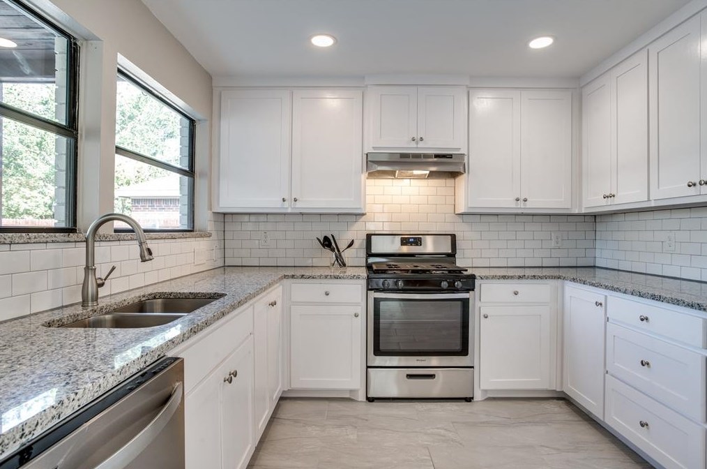 917 Crk Vly Rd, Mesquite TX 75181-1241 exterior