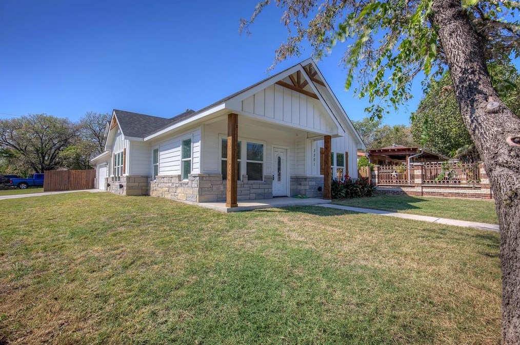 3301 Schadt St, Fort Worth, TX 76106