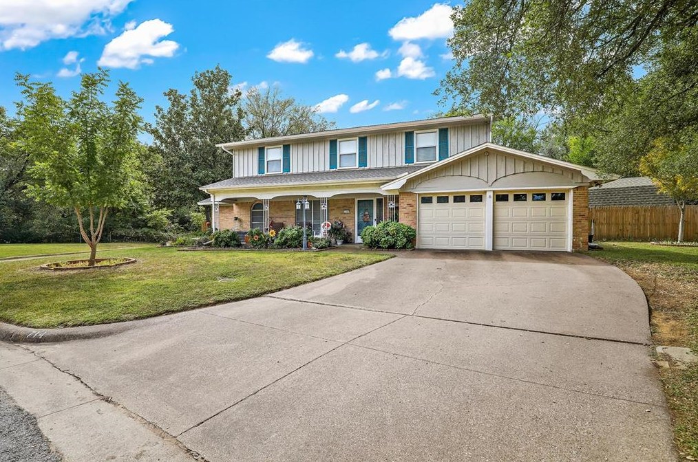 714 Live Oak Dr, Euless, TX 76040