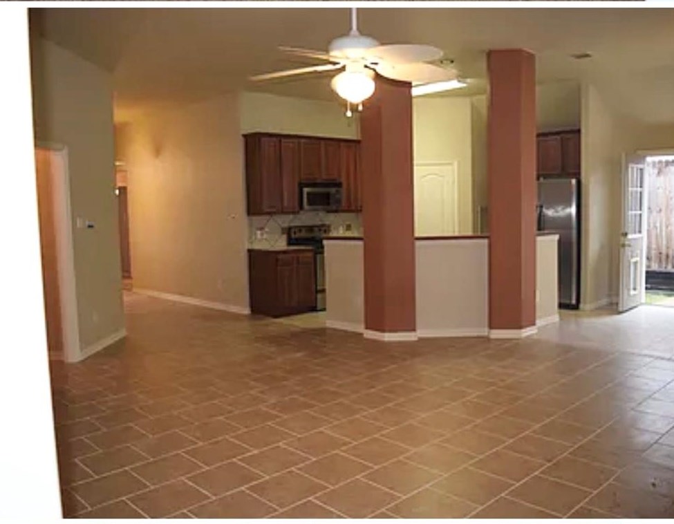 5220 Hill Ridge Dr, Fort Worth, TX 76135