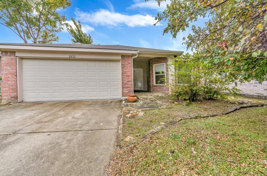2832 Mesa Valley Dr, Mckinney TX  75071-2594 exterior
