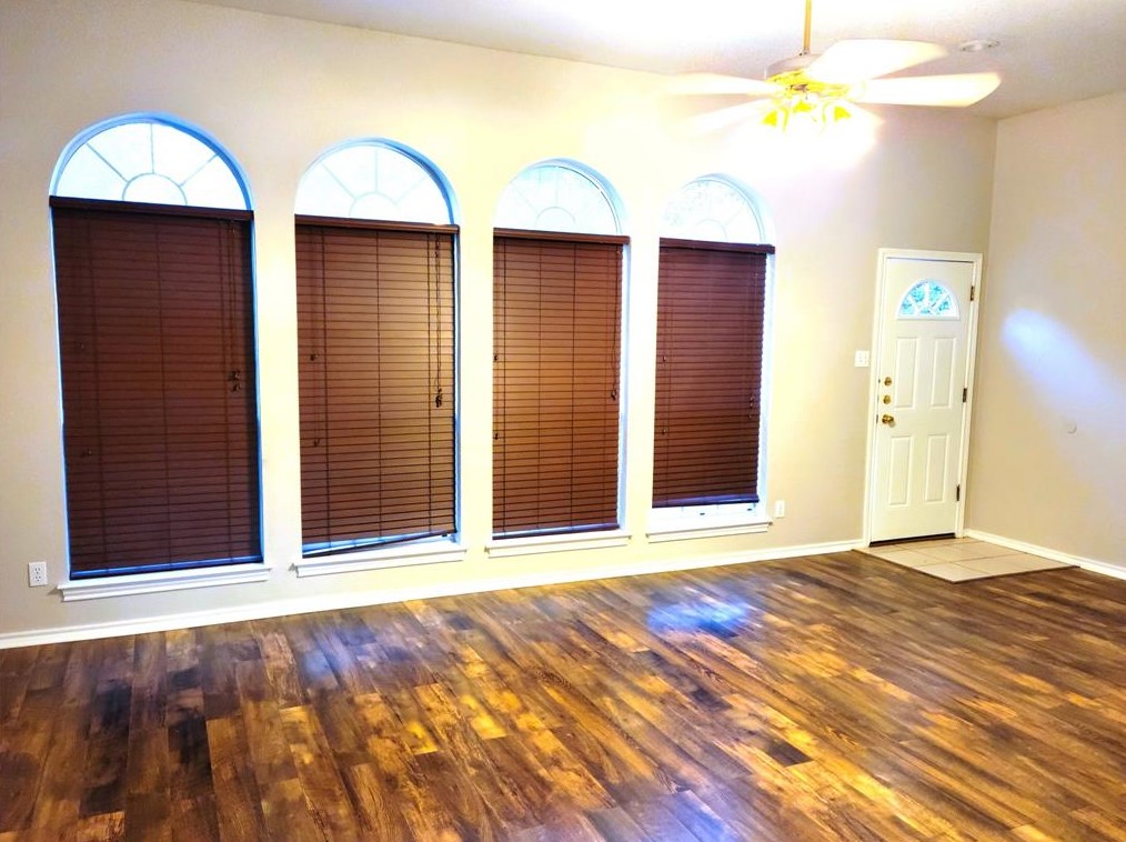 508 Valleyridge Ct, Decatur, TX 76234