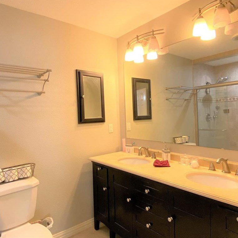 2211 Proctor Dr, Carrollton TX 75007-3429 exterior