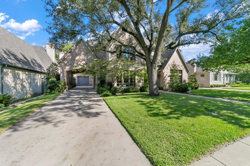 6719 Park Ln, Dallas, TX 75225-2709