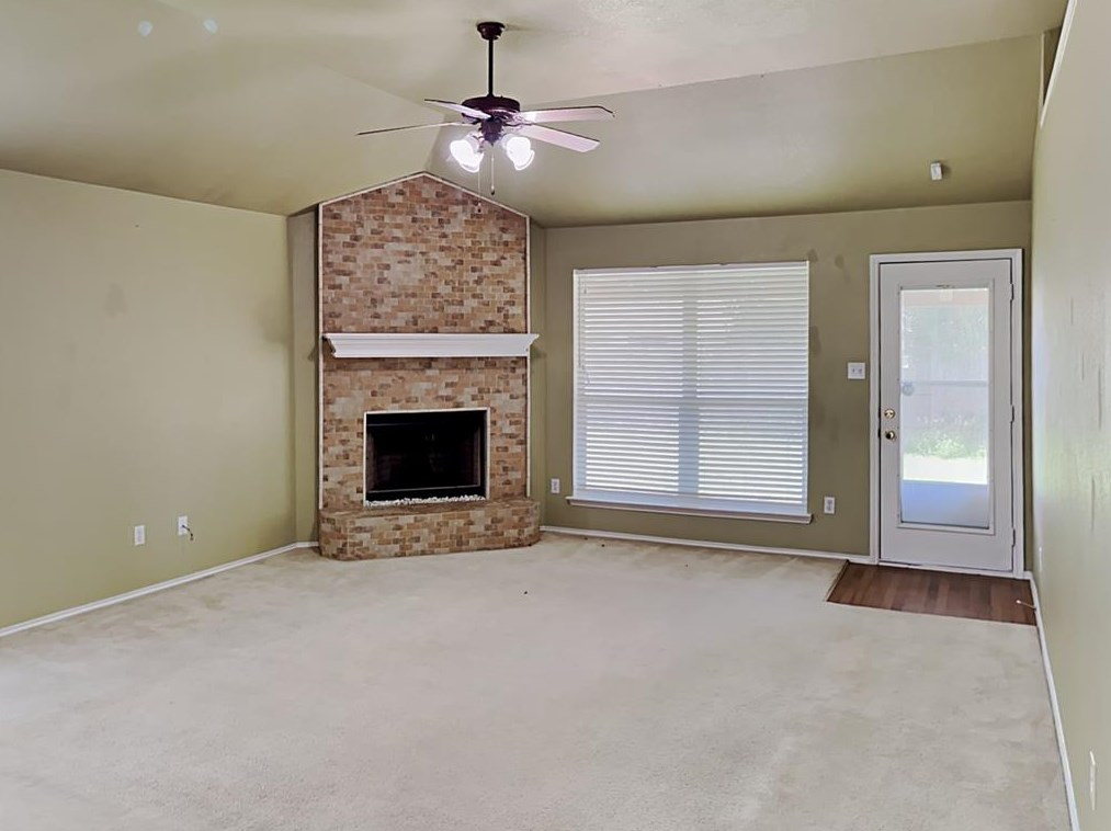 3013 Stroll Dr, Granbury, TX 76049