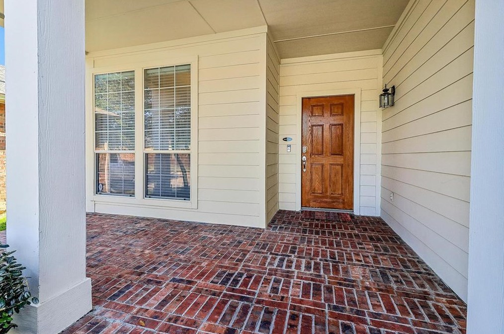 2752 Red Wolf Dr, Keller, TX 76244-5505