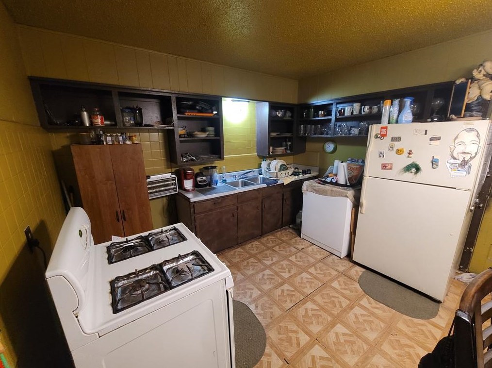 1101 Elmwood Ave, Fort Worth TX  76104-7551 exterior