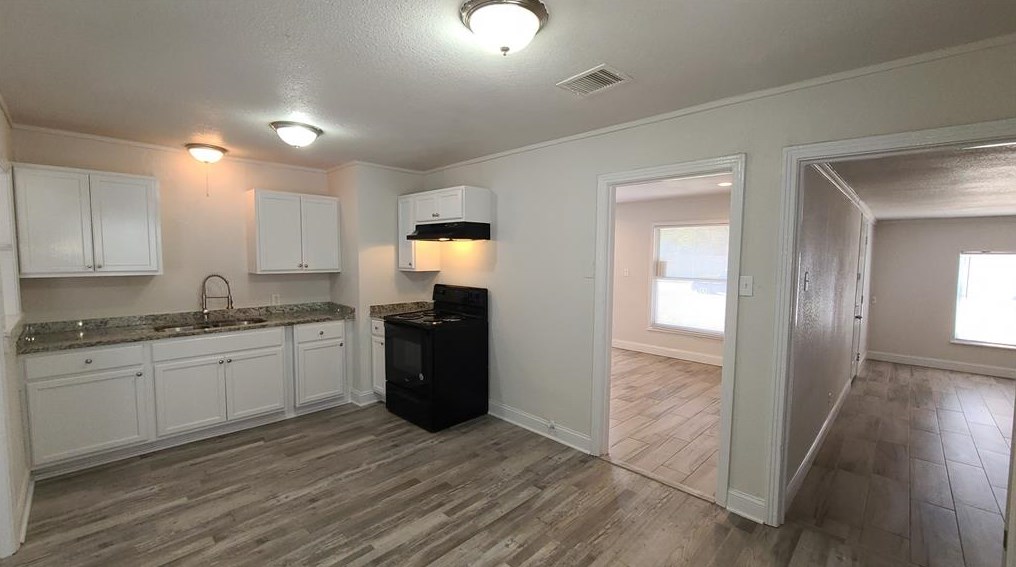 4324 Tacoma St, Dallas TX 75216-6633 exterior