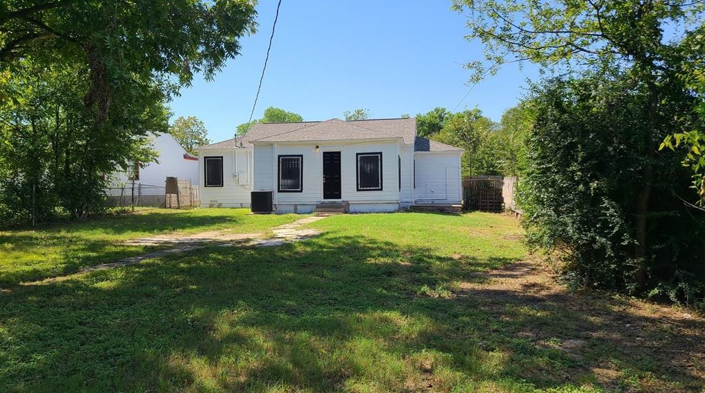 4324 Tacoma St, Dallas TX 75216-6633 exterior