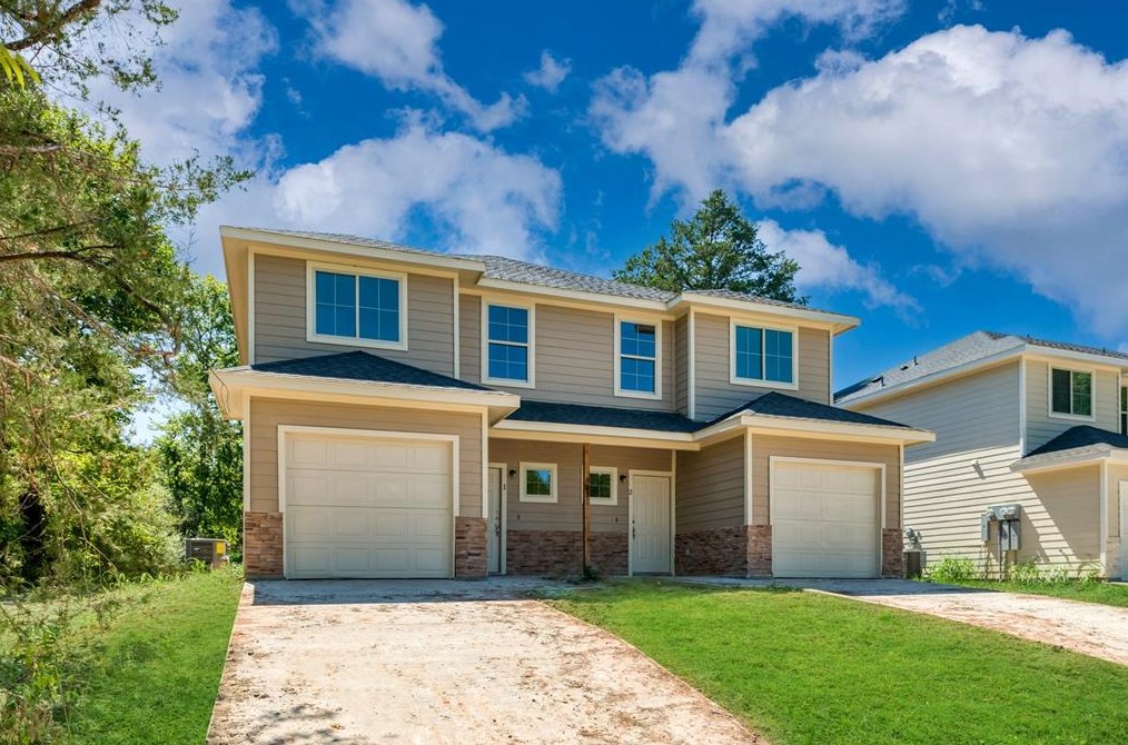 803 S 6th St #1, Bonham, TX 75418