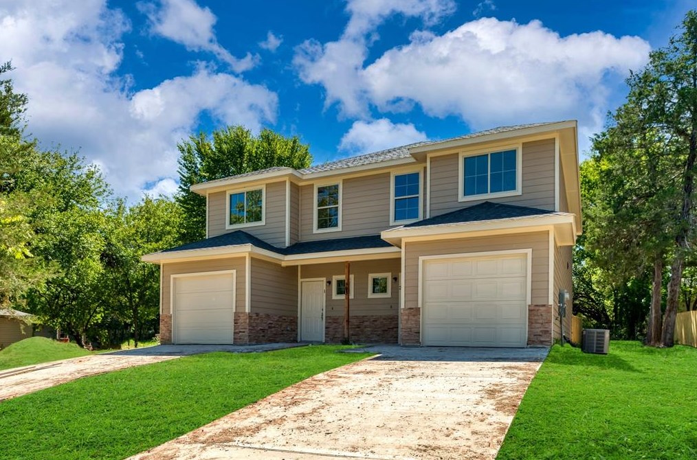 803 S 6th St #2, Bonham, TX 75418