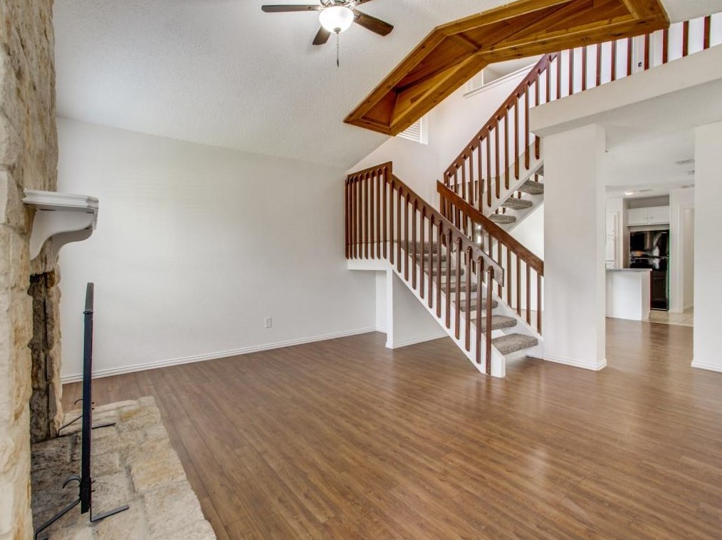 1120 Sandalwood Ln, Desoto, TX 75115-4270