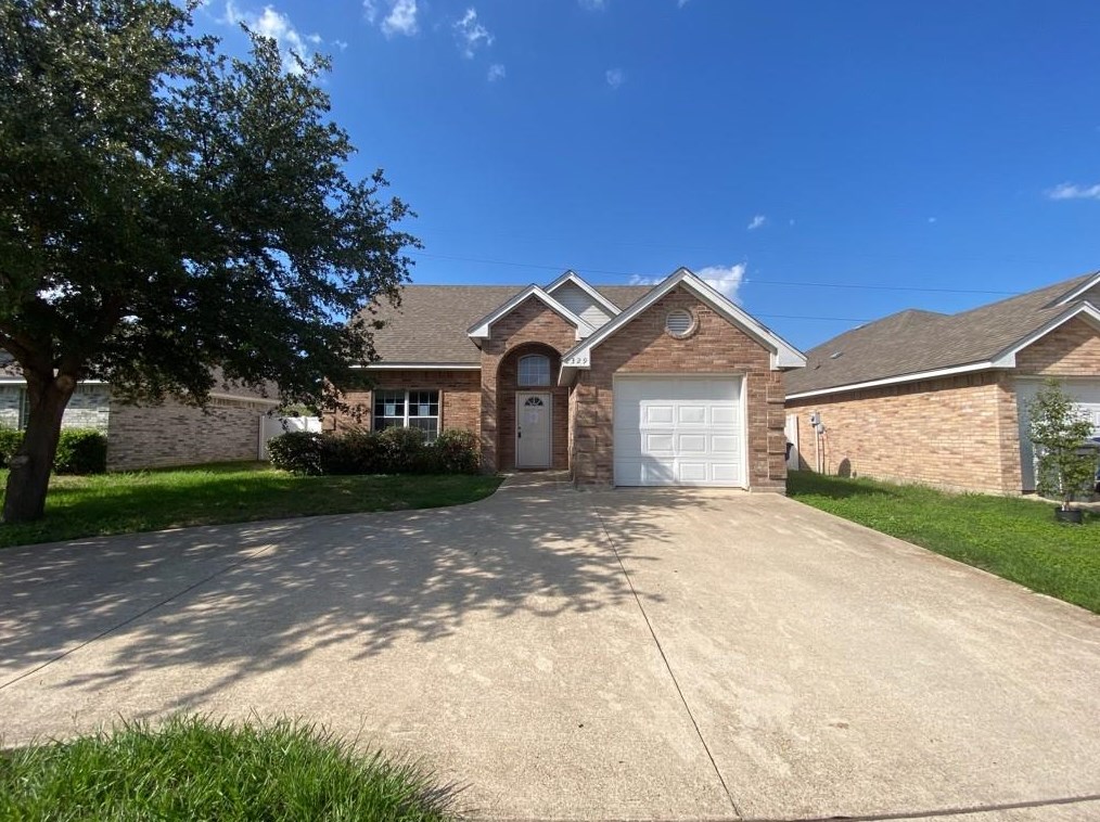2329 Light Shore Dr, Dallas, TX 75228
