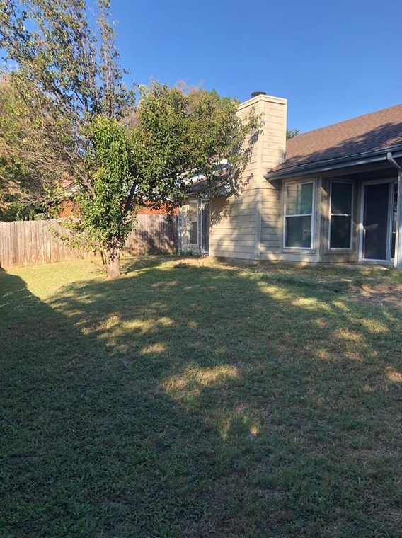2413 Warrington Dr, Grand Prairie TX  75052-4136 exterior