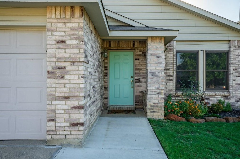 16116 Hollyhill Ct, Justin, TX 76247