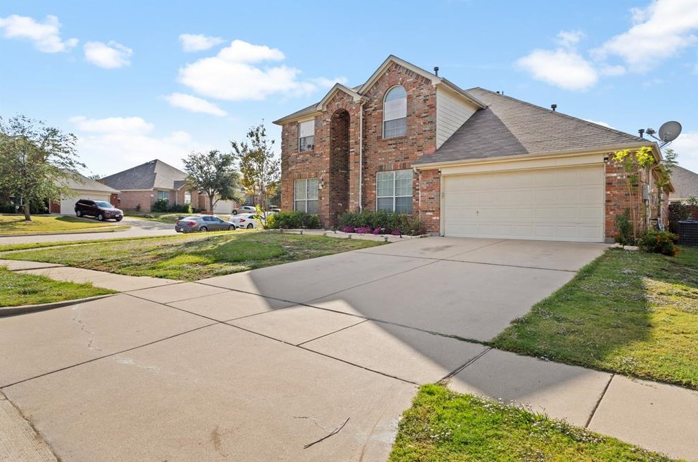 3201 Silver Point Ct, Midlothian, TX 76063