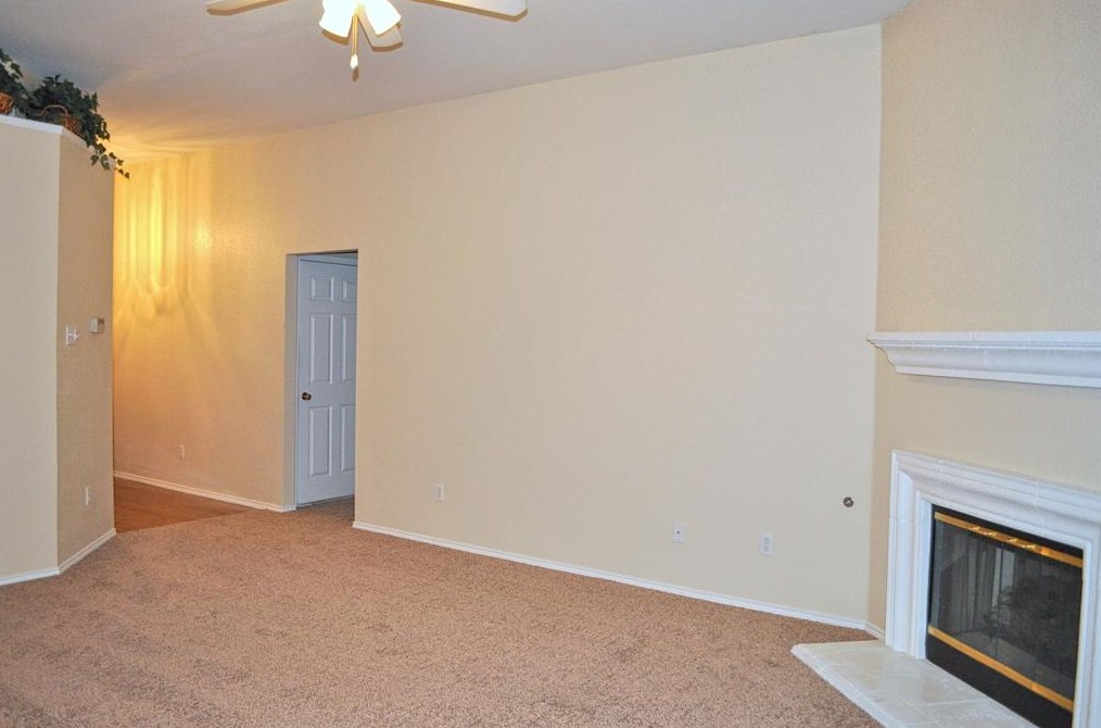 1611 Windcastle Dr, Midlothian, TX 76063