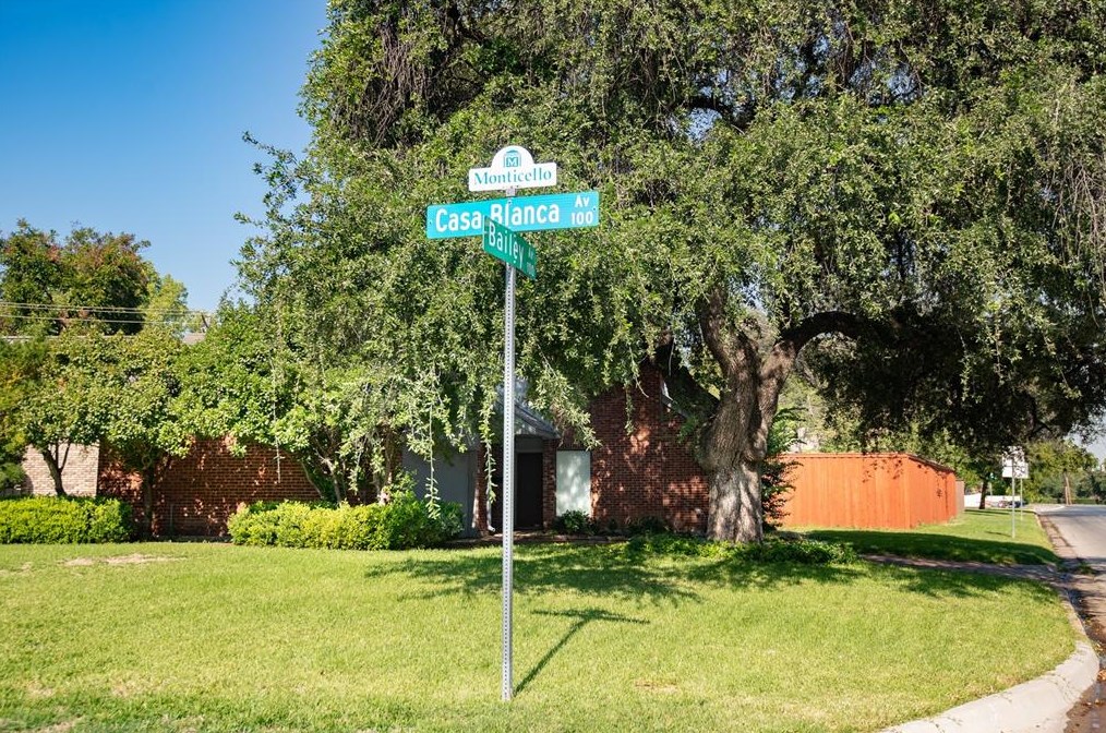 200 Casa Blanca Ave, Fort Worth, TX 76107