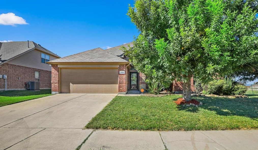 1520 Enchanted Sky Ln, Haslet, TX 76052
