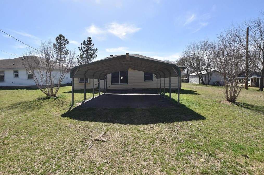 401 S Llano St, Whitney, TX 76692
