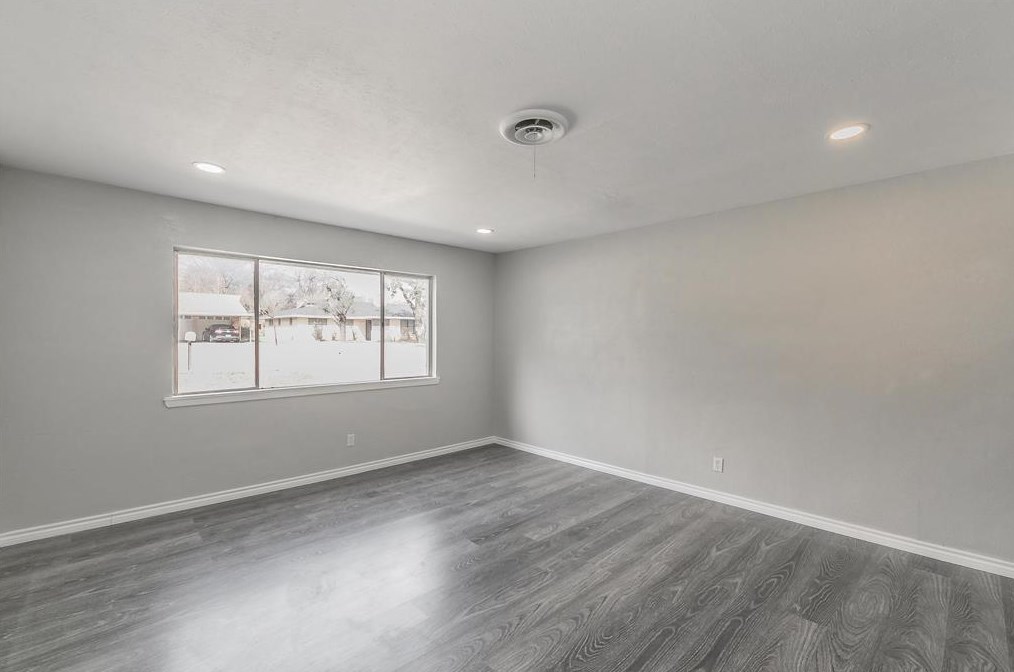 1305 Sproles Dr, Fort Worth, TX 76126