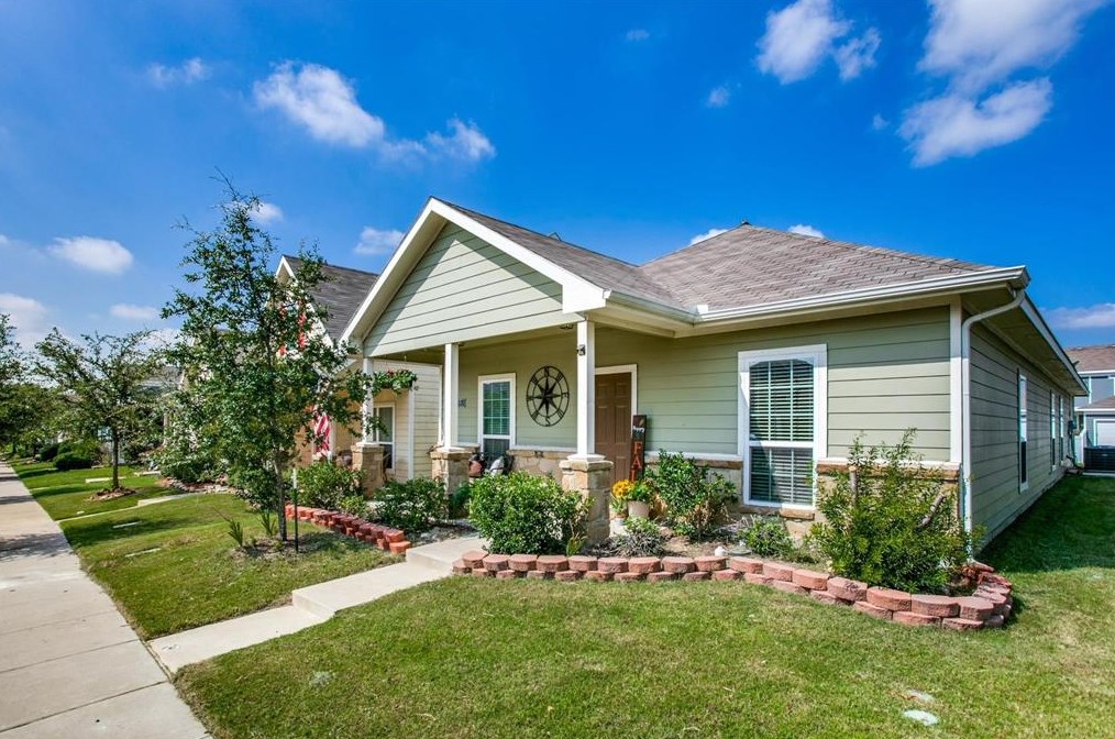 10953 Caldwell Ln, Fort Worth, TX 76179