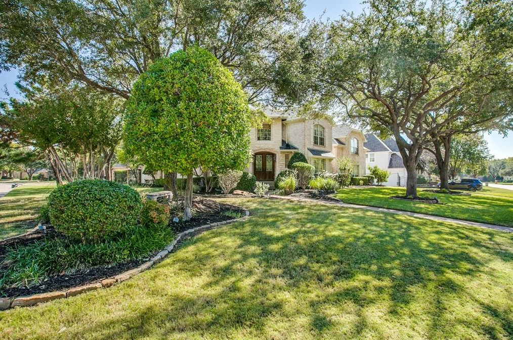 801 Shorecrest Dr, Grapevine, TX 76092