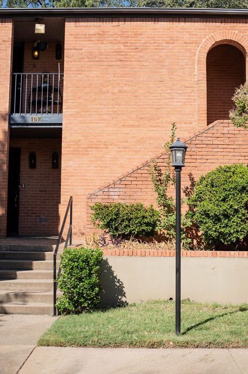 570 E Avenue J #b, Grand Prairie, TX 75050