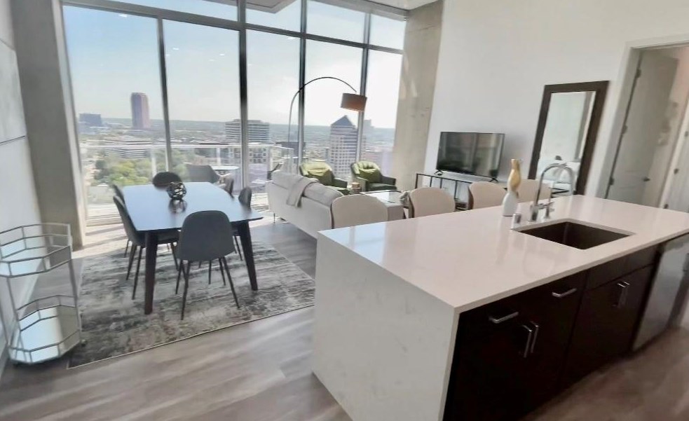 2728 Mckinnon St #2111, Dallas, TX 75201