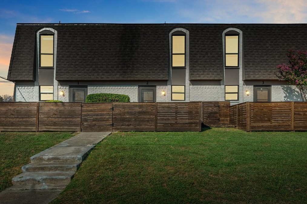 7700 Chapin #2, Fort Worth, TX 76116
