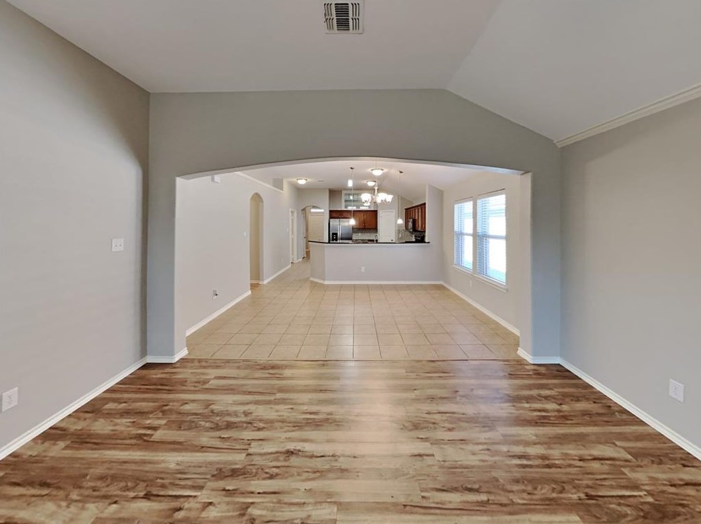 4207 Sapphire Ln, Granbury, TX 76049