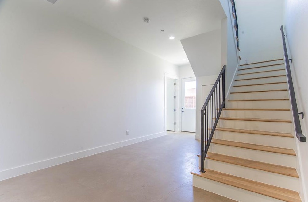2120 Lovedale Ave, Dallas, TX 75235
