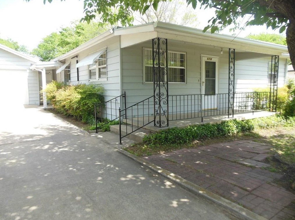 6708 Lakeside Dr, Fort Worth, TX 76135