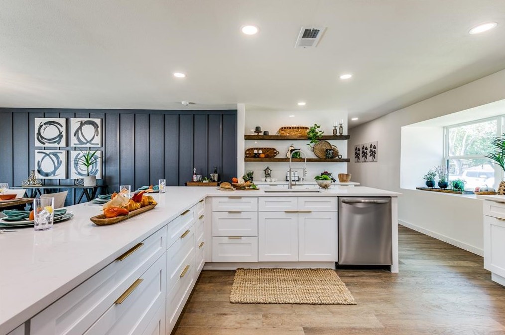3216 Whitehall Dr, Dallas, TX 75229-2554