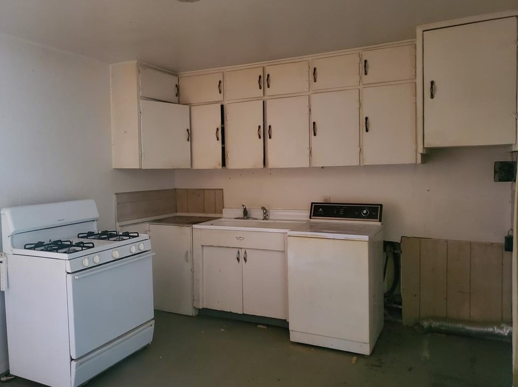 3810 Le Forge Ave, Dallas, TX 75216-4963