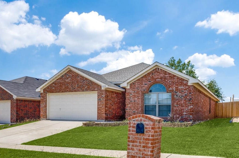 2220 Wakecrest Dr, Fort Worth, TX 76108