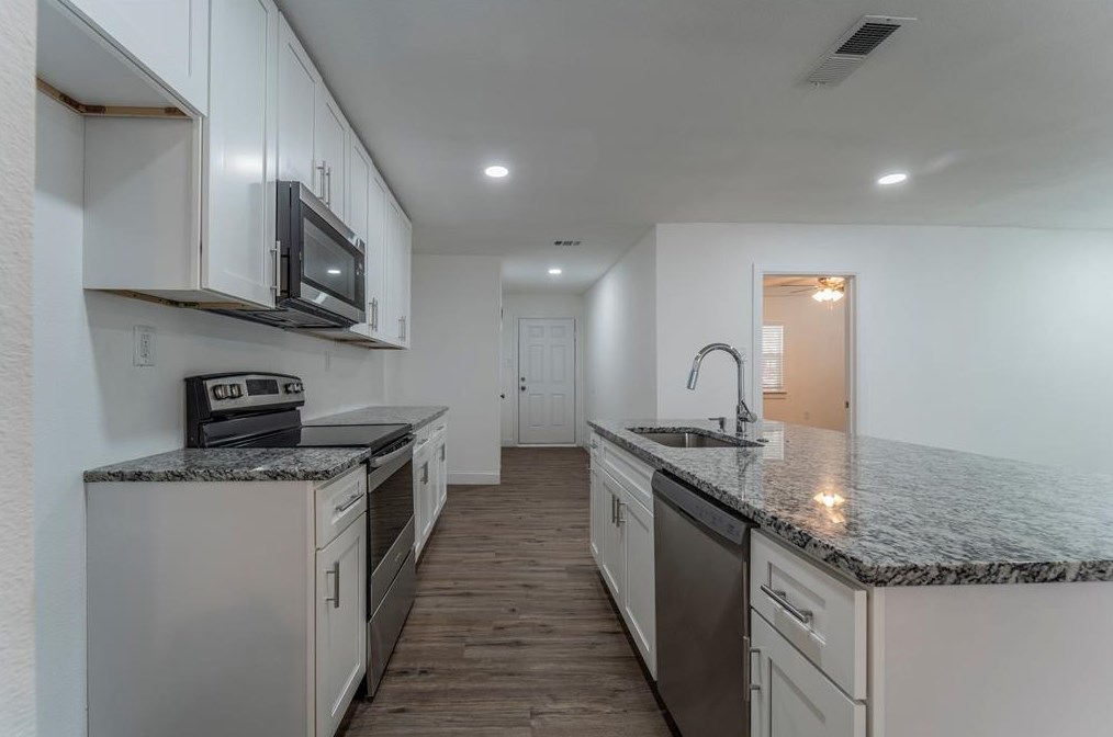 3321 Ramsey Ave, Dallas, TX 75216-5105