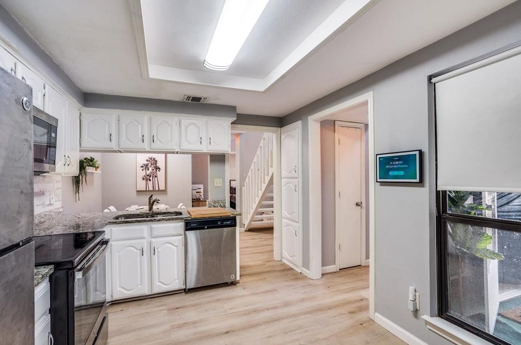 3827 Clover Hl Ln, Carrollton TX 75007-2341 exterior