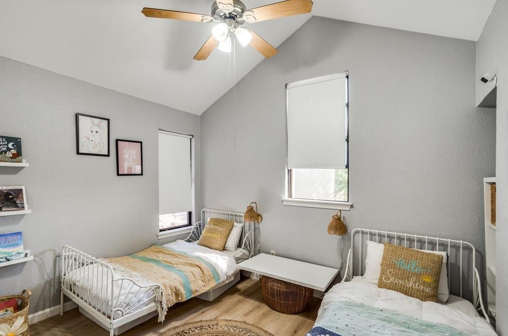 3827 Clover Hl Ln, Carrollton TX 75007-2341 exterior