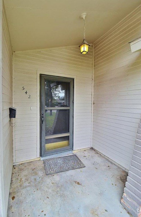 542 W Ferndale Ln, Grand Prairie, TX 75052