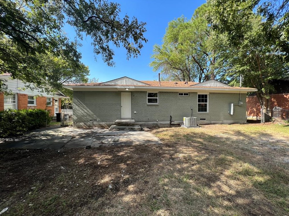 1332 Highland St, Mesquite TX 75149-1531 exterior