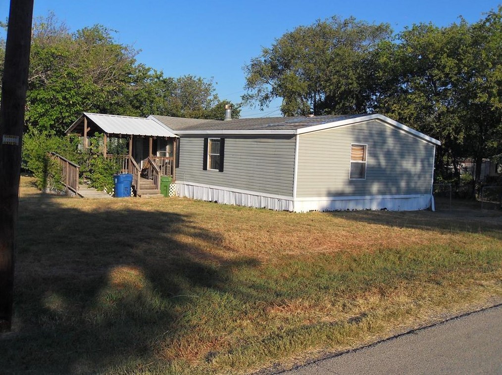 137 Sycamore Ln, Roanoke, TX 76262-6160