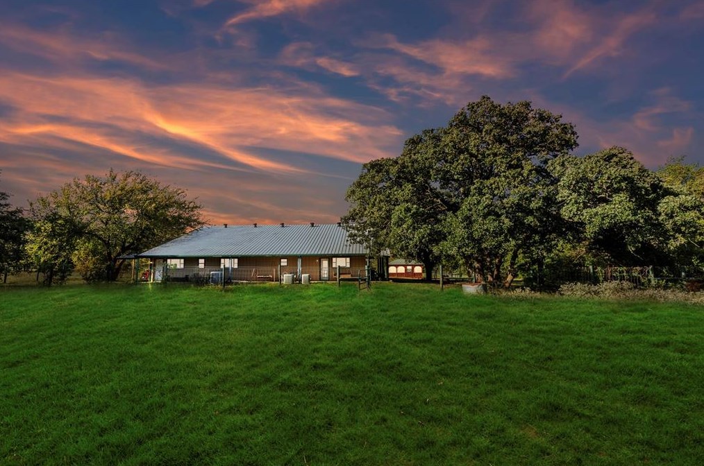 3924 Cross Timber Rd, Burleson, TX 76028